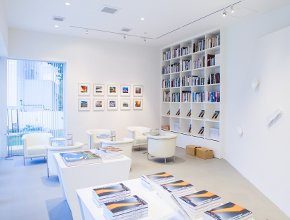 札幌宮の森美術館 本館1Fカフェスペース